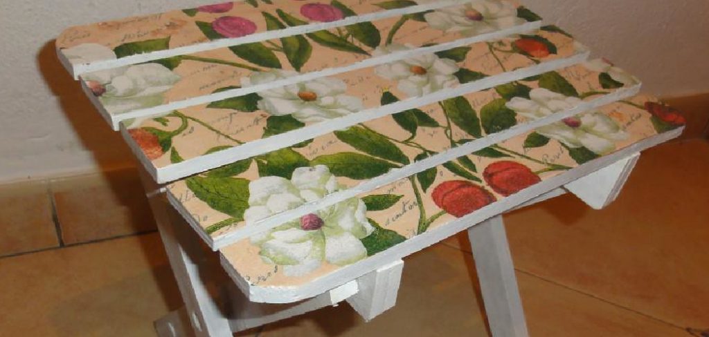 How to Decoupage Wood