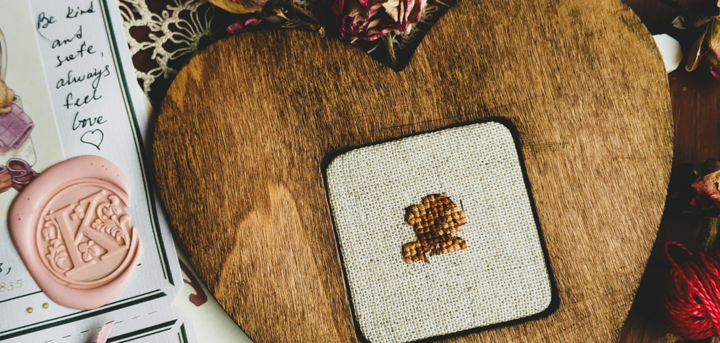 How to Decorate a Wooden Heart