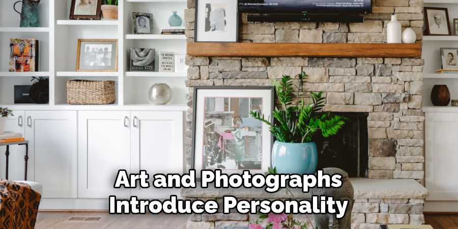 Art and Photographs Introduce Personality