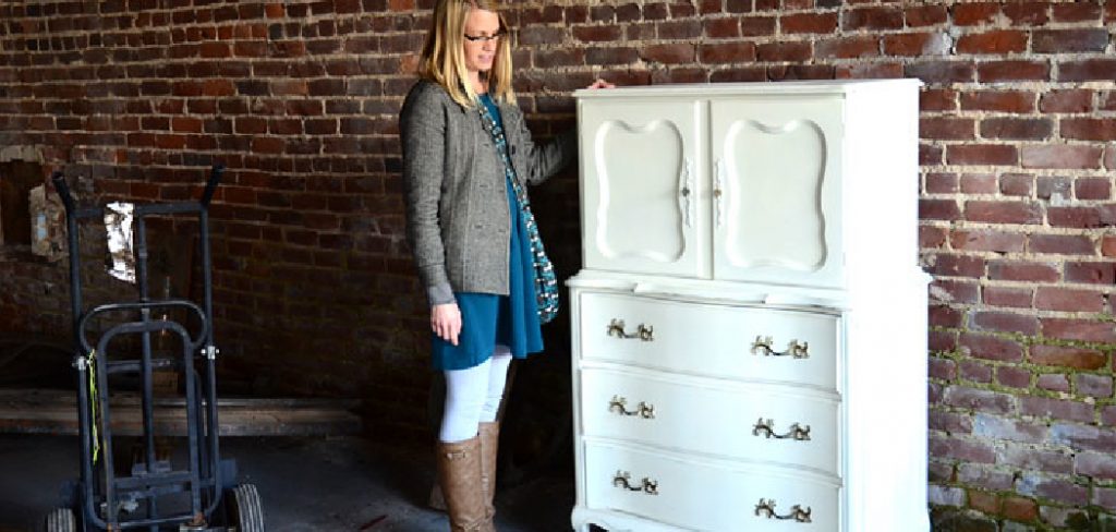 How to Chalk Paint a Dresser
