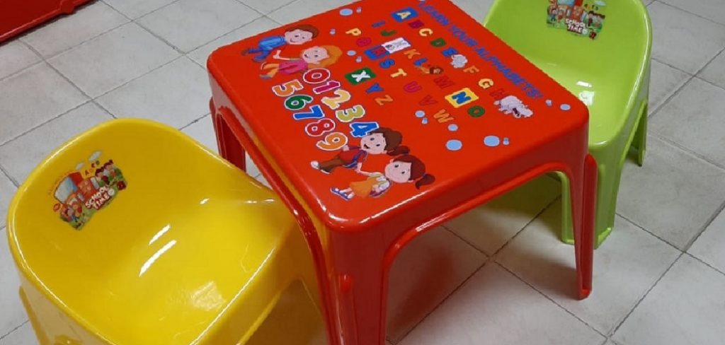 How to Paint Children's Table and Chairs