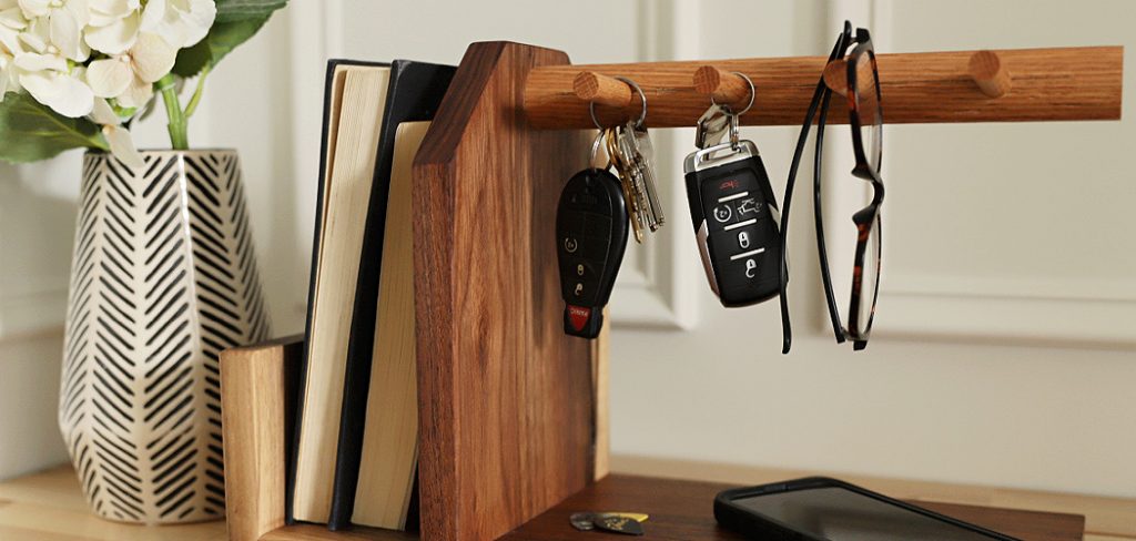 How to Make a Key Holder Out of Wood