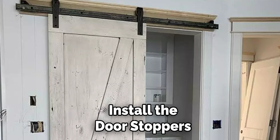 Install the
Door Stoppers
