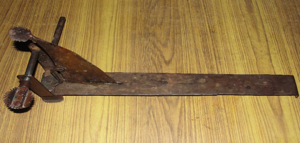 How to Use Laminate Floor Cutter